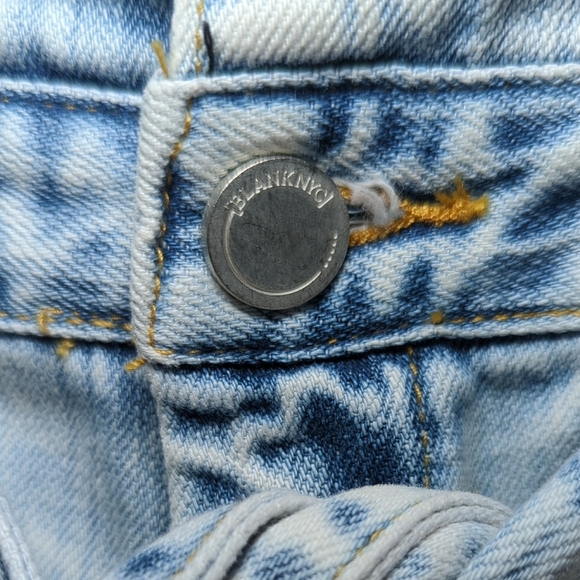 Blank NYC Paper Bag Waist Jean Shorts Ultra High Rise Belted Women's Size 28" - Picture 3 of 7